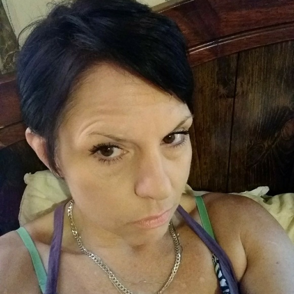 Meet your Posher, Cassandra - Picture 2 of 7